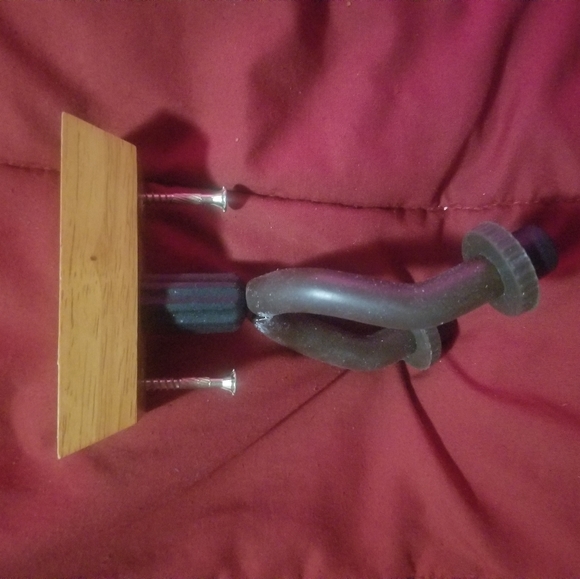 Guitar Wall Hanger Oak - Picture 2 of 4